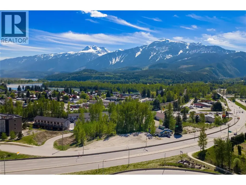 1792 Bend Frontage Road, Revelstoke